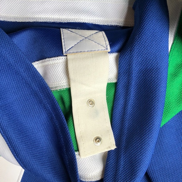 SOLD - Canucks Jersey - #17 Ryan Kessler - Picture 4 of 4